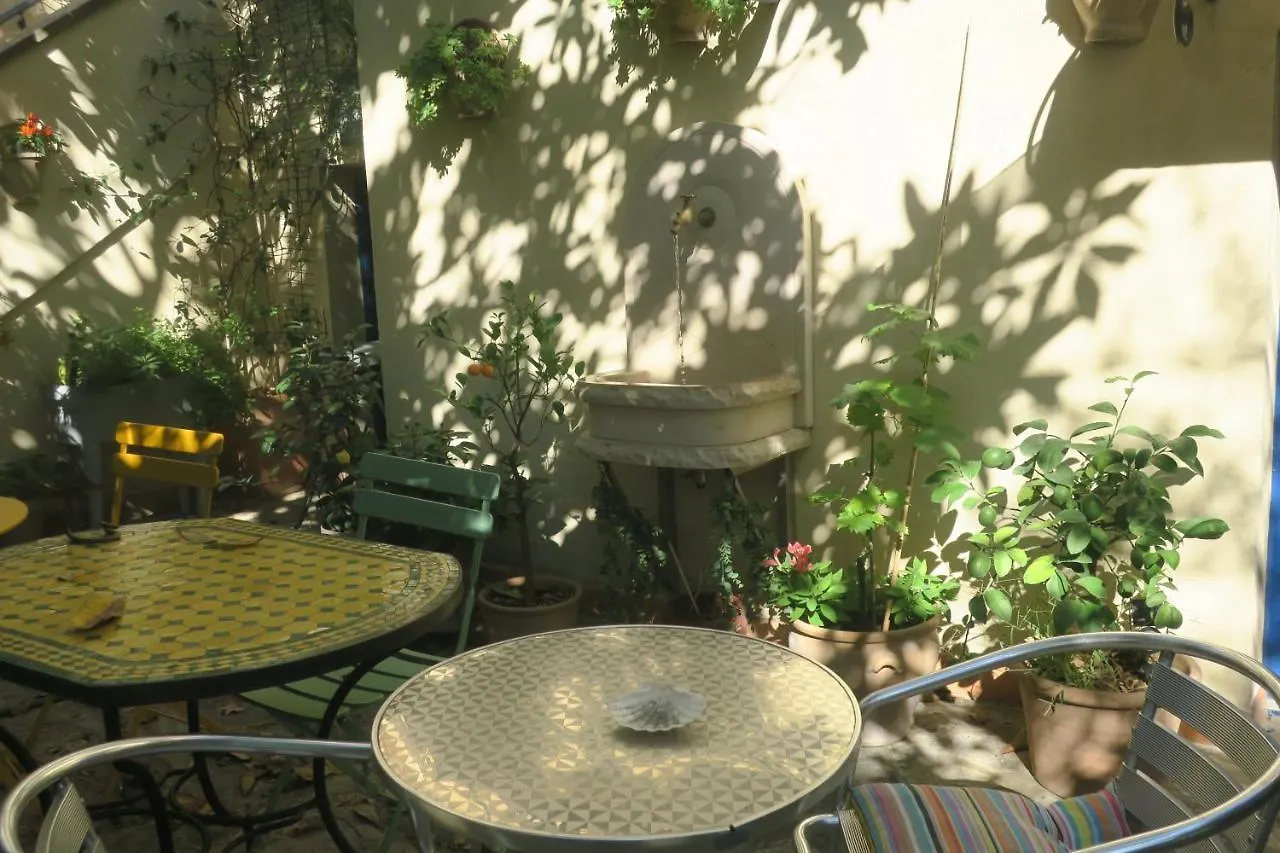 Tombe La Nefle Bed & Breakfast Avignon